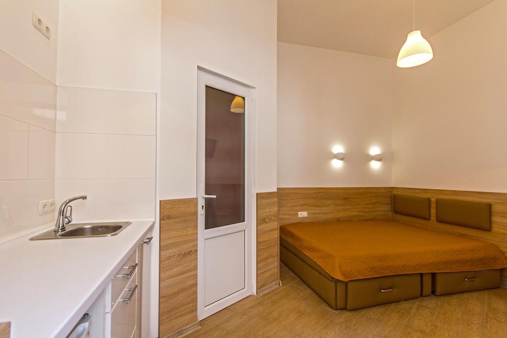 Mini Smart Apartments On Shpytalna 13- Economy Apartment Lviv Extérieur photo